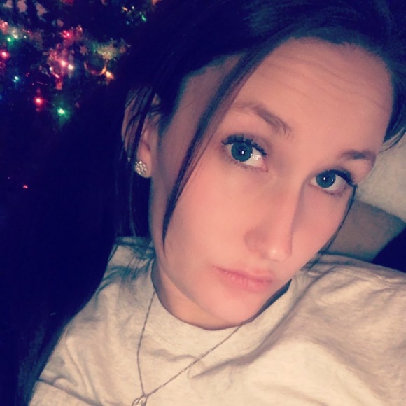 Meet your Posher, Sarah - Picture 1 of 1